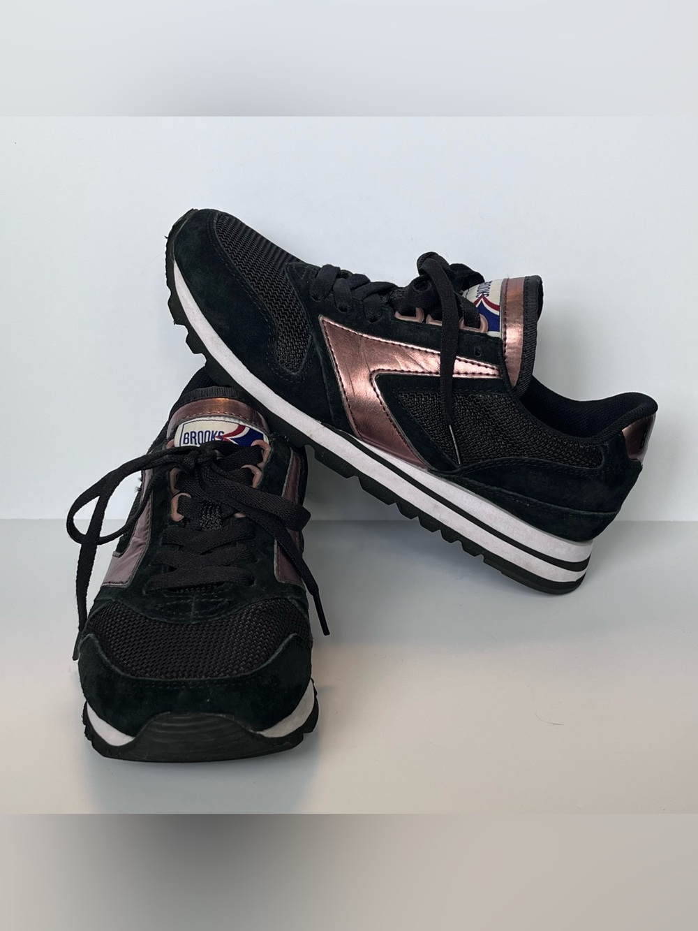 Brooks Heritage Chariot Suede Retro Sneakers Black Rose Gold Woman's Size 8